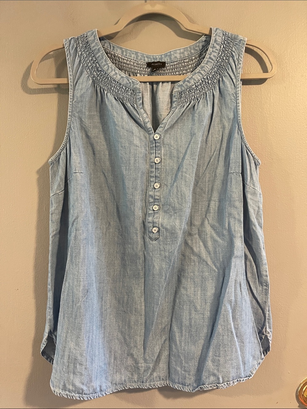 Talbots Light Blue Sleeveless Chambray Button-Front Tank Size M
